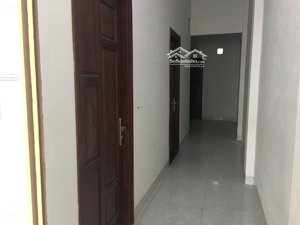 bán hàng hiếm trong chợ đất cuốc