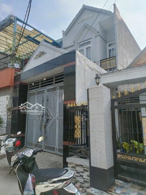 shr 4x20m 3pn 2 wc đúc 1 lầu, có sân để ô tô. hẻm 6m.