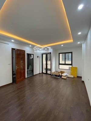 cho thuê nhà trung kính 35m2*5t, nhà mới, mặt ngõ lớn , giá 15tr/tháng