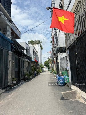 chỉ nhỉnh 4 tỷ đất hxh thông đường bình chiểu, đối diện trạm y tế phường