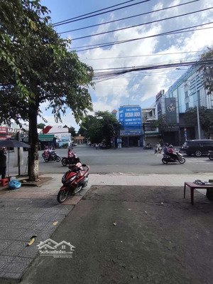 chính chủ bán nhà mặt tiền đồn khởi-biên hòa,cách bv đồng nai chỉ 50m-sồ hồng riêng công chứng ngay