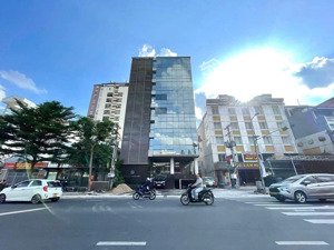 mặt tiền kinh doanh sầm uất đường lý thường kiệt ngay đại học bách khoa quận 10 (dt 11x12m) 3 lầu