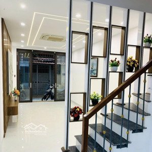 bán nhà xây mới 5 tầng phố văn cao có thang máy
