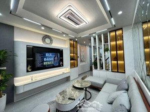 bán nhà lô góc đỗ đức dục, mễ trì diện tích: 40m xây 5 tầng lô góc 2 mặt thoáng