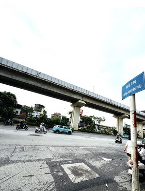 cự lộc nhà 5 tầng 6 phòng cho thuê gần tttm royal city