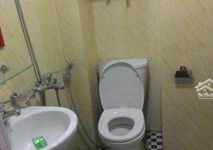 chính chủ cho thuê ccmn khu bv bach mai, đh kinh tế hà nội