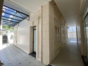 cho thuê biệt thự mặt phố võ thị sáu làm: văn phòng, trường học, phòng khám, cafe..