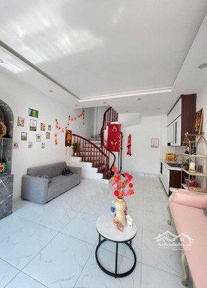 bán nhà 4 tầng tt trâu quỳ, gia lâm 5.2 tỷ giá: 5.2 tỷ (có thương lượng) diện tích: 30