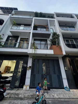 bán nhà siêu phẩm quận tân phú - đường tân sơn nhì - 4 tầng - dt 60m2 - hẻm 8m thông - nhỉnh 9 tỷ