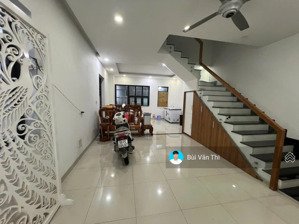 cần bán lô góc nhà phố sim city