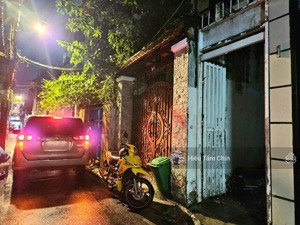 duy nhất 1 căn, 4.4m x 9,35m x 2 tầng, xe hơi đỗ cổng