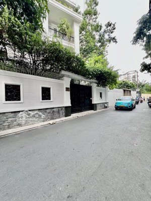 bán nhà nguyễn đình chính 41m2 nở hậu kết cầu 4 tầng gần mặt tiền oto tránh