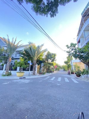 bán nhà 91m2 (6.3x14m) đường an thượng 10, sơn trà ngay biển và phố sầm uất kd giá 17.9 tỷ tl