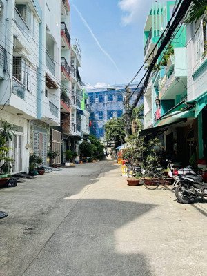 siêu phẩm quận 8 - 65m - ngang 4.3m - nở hậu tài lộc 4,4m - 2 tầng - xe tải vào tận cửa - nhỉnh 7