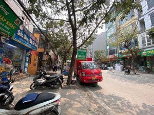 bán nhà mặt phố mậu lương-hà đông. vỉa hè kinh doanh ngày đêm . nhà đẹp về ở luôn 55mx4tang