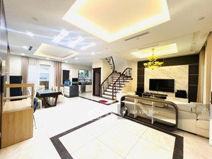 cho thuê biệt thự song lập vinhomes riverside full nội thất cao cấp