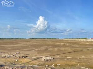 Bán lô đất 5000M2 trong khu công nghiệp Đức Hòa, tỉnh Long An giá 155 usd/m2