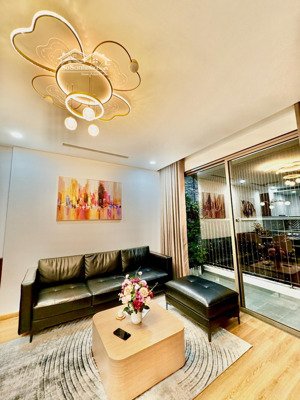 bán gấp căn hộ chung cư 2pn, 2wc tại seasons avenue, 80,68m2 (2n/2vs). có slot ô tô, sẵn sổ