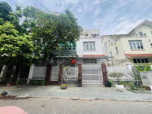 bán biệt thự làng việt kiều châu âu , 253m2,mt:15m,giá:67,5tỷ .kinh doanh .