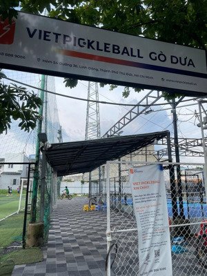 bên bạn em đang có 1 sân pickle ball ở khu gò dưa muốn sang nhượng lại. giá 880tr
