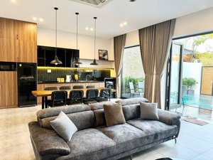 bán villa mặt tiền võ nguyên giáp- siêu vip- hồ bơi đầy đủ-khu vực sầm uất nhất đn- giá 36