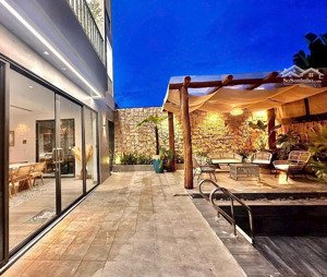 cần bán biệt thự có hồ bơi dt 315m2. khu nam việt á