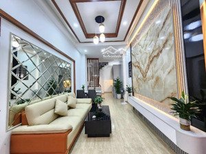 khu vực ít nhà bán - nhà đẹp - siêu thoáng -trước nhà 3m - giáp nhị 38m2 * 5 tầng 3 ngủ đầy đủ