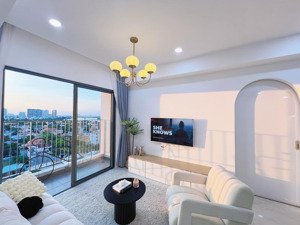 cần bán căn hộ tháp 3 masteri thảo điền view sông, full nội thất, sổ hồng sẵn. vay bank