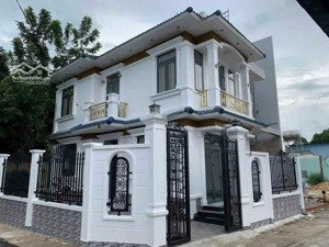 chủ cần tiền bán gấp nhà lô góc thủ dầu một