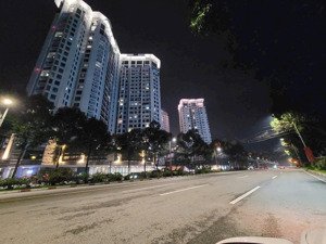 bán sora 1 - 2pn2wc dt lớn 82m có hd thuê 13tr ko bao phí dv vệ sinh hàng tuần nên nhà rất mới