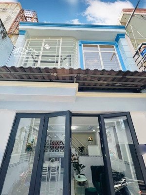 chủ cần tiền bán nhà đường thành thái quận 10, 70m2, lh vân xem ngay