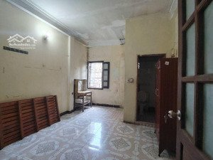 trần hữu tước 9 phòng 20m ra phố sát hồ 5 tầng 10,4 tỷ dòng tiền tốt