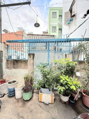 bán nhà nát hẻm xóm chiếu quận 4 - 110m2 - shr