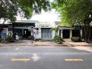 bán nhà mặt tiền kinh doanh gần sân vận động đông hoà, dĩ an