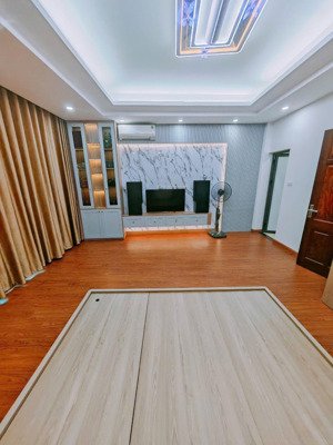 30/35m tại doãn kế thiện mai dịch 6t oto cất trong gara