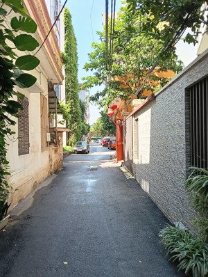 bán nhà la khê,hà đông 55m 4 tầng ô tô đỗ cửa ngõ thông.giá hiếm chỉ hơn 9 tỷ .