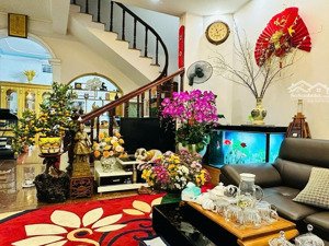 nhà 5 tầng đẹp, gần ub đại mỗ , ntl , hn.dt 63m2 mt 4,5m, giá chỉ nhỉnh 10 tỷ nội thất full xịn sò.