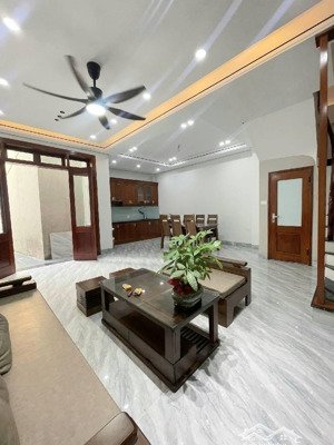 siêu phẩm long biên, hàng xóm vinhomes - 41m2 - 6.5 tỷ