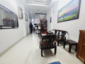 bán nhà đội cấn ba đình- 10m mặt phố, trước nhà thoáng, ô chờ thang máy, full nội thất