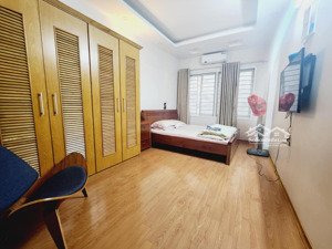 nhà siêu đẹp-46 m-thọáng-3 bước ra mặt phố đội cấn-ô chờ thang máy, tặng nội thất cơ bản-giá 9,1 tỷ