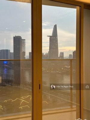 bán view sông - bitexco 2 phòng ngủ lầu cao giá 29.9 tỷ lh: thuy tran