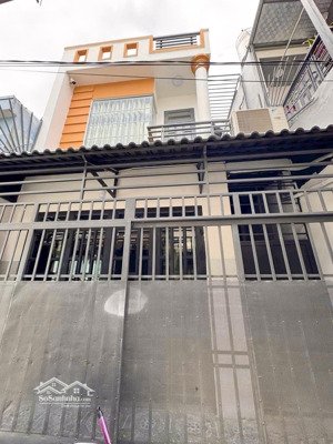quá rẻ! nhà 2 tầng 2pn dtsd 50m2, hẻm vf3, gần ub thạnh xuân, sổ hồng riêng
