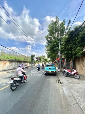 nhà mtkd ngay sân bay tân sơn nhất- 80m2- hơn 10 tỷ