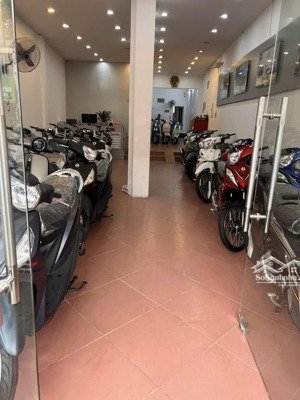 mặt phố nguyễn văn cừ - 176m - mặt tiền 7.5m - 65 tỷ - vỉa hè bát ngát - kinh doanh không giới hạn