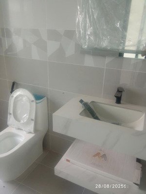 cho thuê nhà 1 trệt 2 lầu . 5x20 . làm văn phòng công ty