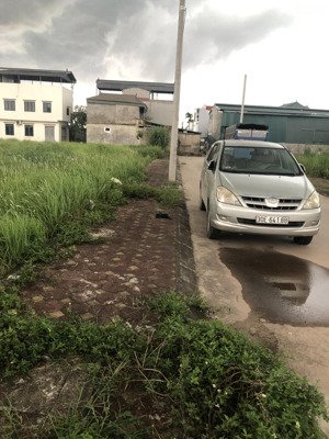 bán đất đấu giá tại xã khánh hà,thường tín,hà nội. dt80m mt5,2m giá 5,05 tỷ. phân lô ô vỉa hè rộng