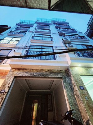 chính chủ! tôi cần bán nhà phân lô phố láng hạ 6 tầng có thang máy cách phố 20m