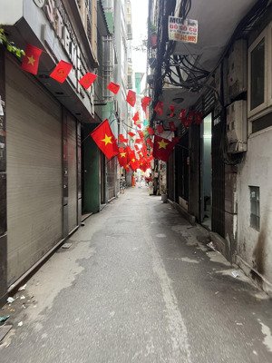 bán nhà vị trí cực đẹp phố quan nhân, thanh xuân, 34m2 5 tầng, nhỉnh 6 tỷ