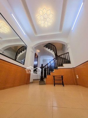 bán nhà thuỵ khuê, dân xây, 2 thoáng, sát phố, gần ô tô, gần hồ tây.