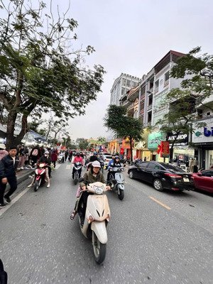 cho thuê tầng 1 mặt đường nguyễn đức cảnh (view hồ) - 60m2 - giá 27 tr/tháng